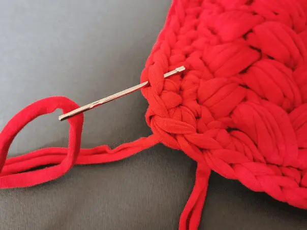 T-SHIRT YARN CLUTCH - FREE crochet pattern Free Adult Crochet Patterns