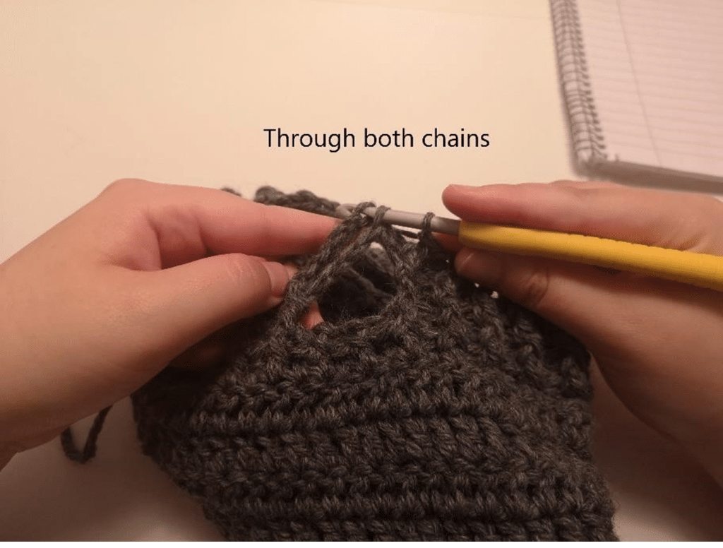 FREE crochet pattern - Feel the beat Beanie, headphones friendly Free Adult Crochet Patterns