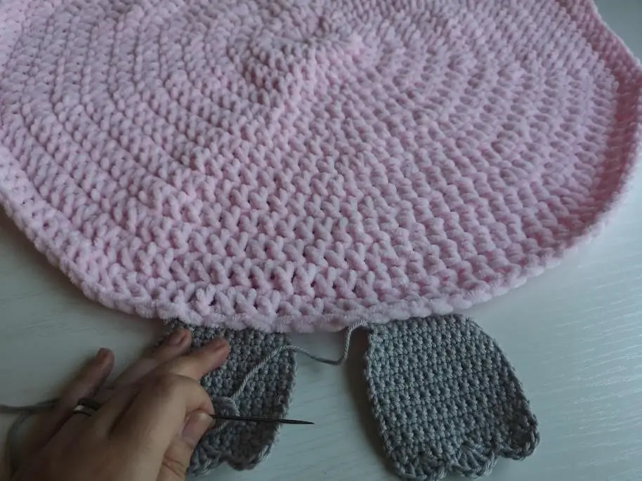 FREE PDF crochet pattern - Baby lovey, Penguin Loveys & Blankets