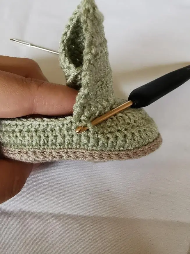 Crochet Baby Shoes – Free Pattern for Adorable Little Feet! Crochet Baby Shoes – Free Pattern for Adorable Little Feet! Booties, Hats & Accessories