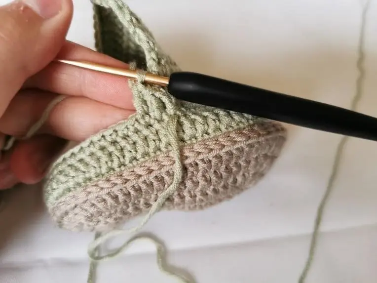 Crochet Baby Shoes – Free Pattern for Adorable Little Feet! Crochet Baby Shoes – Free Pattern for Adorable Little Feet! Booties, Hats & Accessories