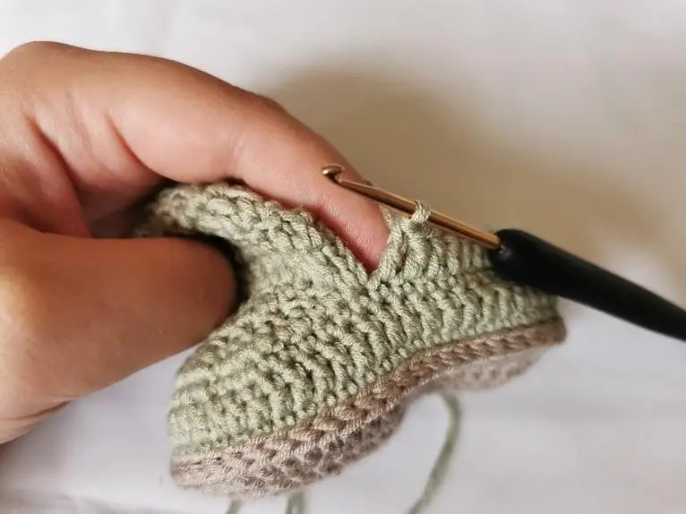 Crochet Baby Shoes – Free Pattern for Adorable Little Feet! Crochet Baby Shoes – Free Pattern for Adorable Little Feet! Booties, Hats & Accessories