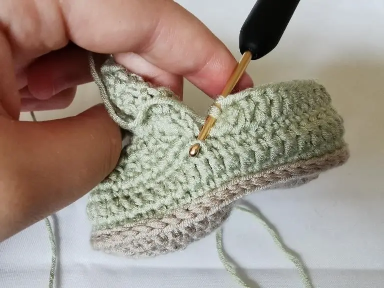 Crochet Baby Shoes – Free Pattern for Adorable Little Feet! Crochet Baby Shoes – Free Pattern for Adorable Little Feet! Booties, Hats & Accessories
