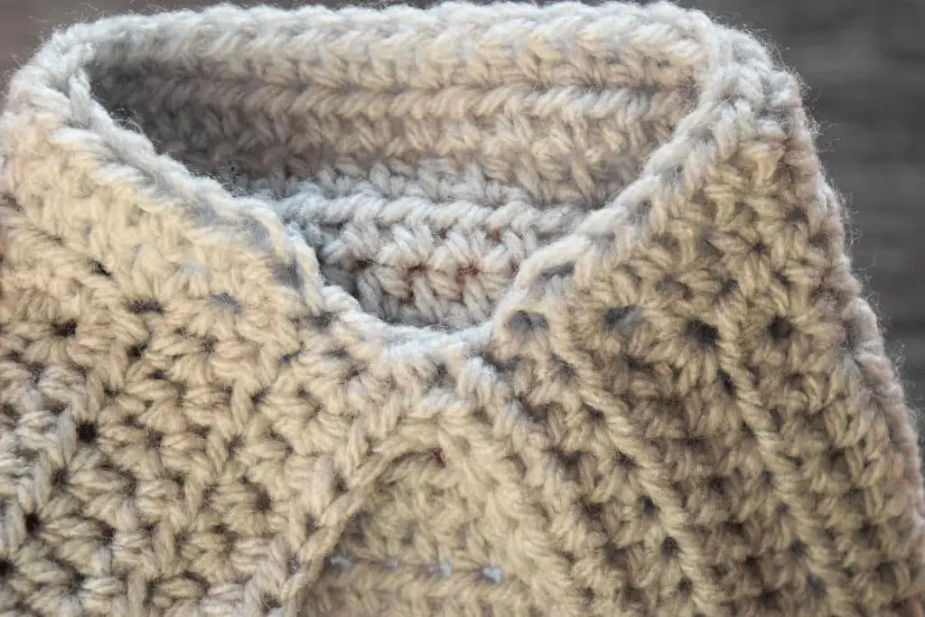 FREE crochet pattern - Baby cardigan Clothes & Outfits