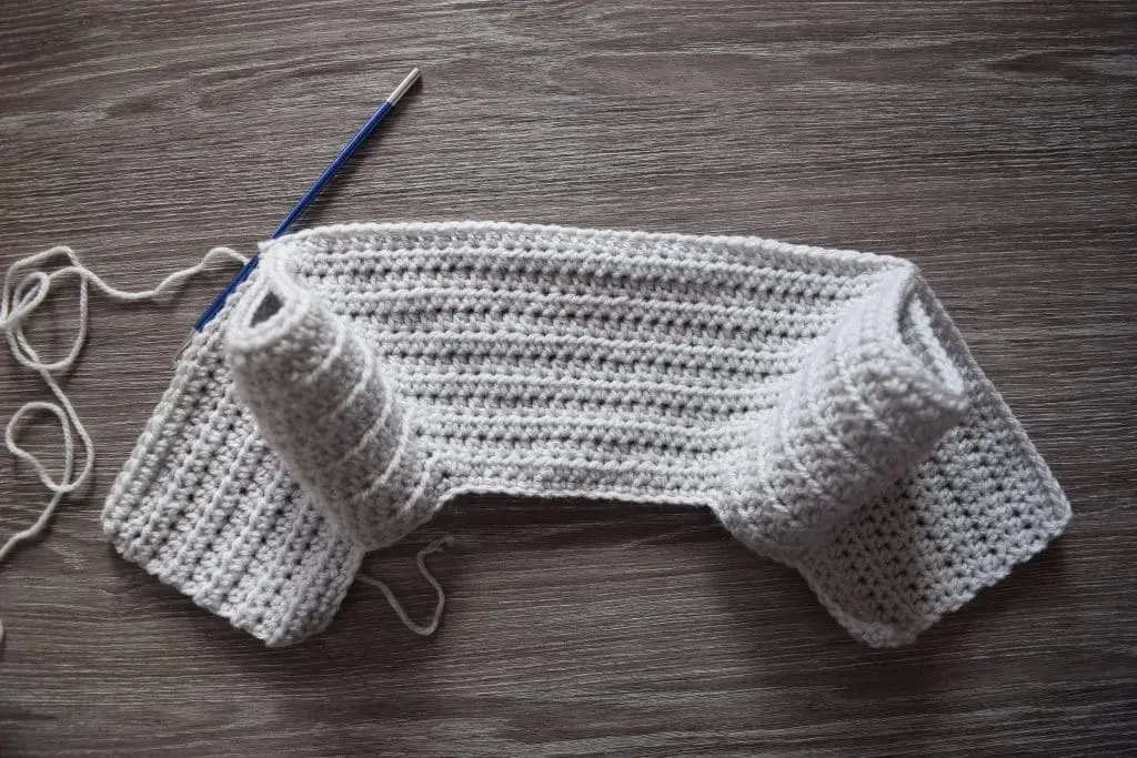 FREE crochet pattern - Baby cardigan Clothes & Outfits