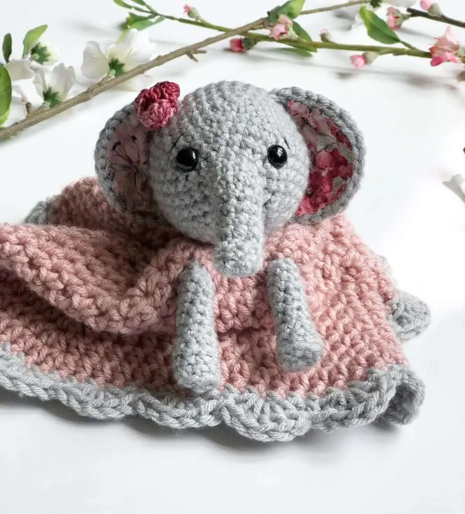60+ Adorable lovey, snugglers and comfort blankets for babies! Crochet Roundups