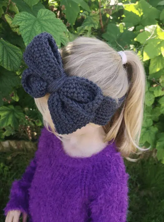 crochet bow headband for girls, easy and free crochet pattern